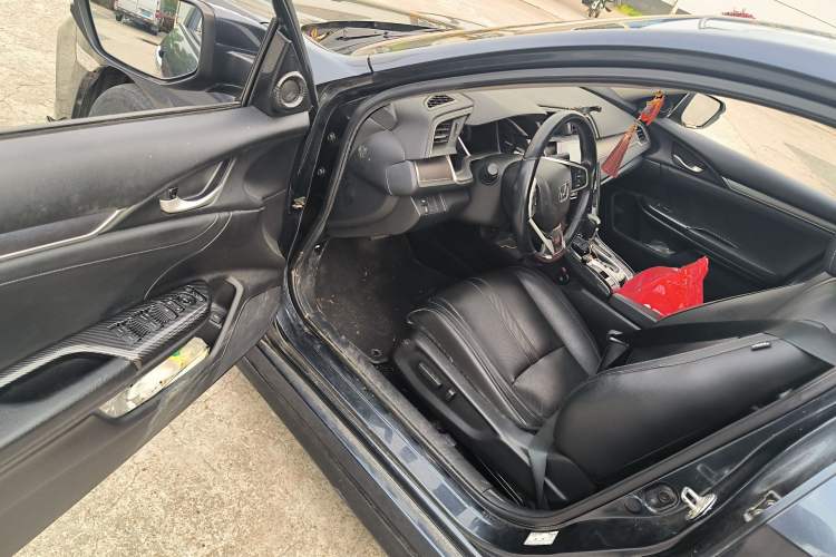 Used Honda Civic 2016 220TURBO CVT Prestige Edition Driver Seat