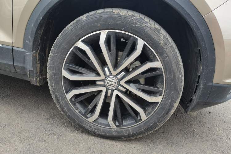 Used Volkswagen T-ROC 2018 280TSI DSG Four-Wheel Drive Comfort Version China V Standard Right Front Wheel Hub