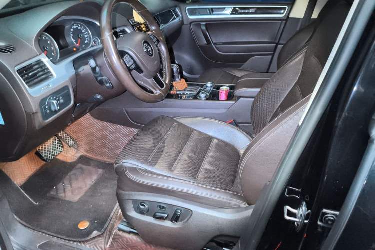 Used Volkswagen Touareg 2016 3.0 TSI High-End Version Left Front Seat