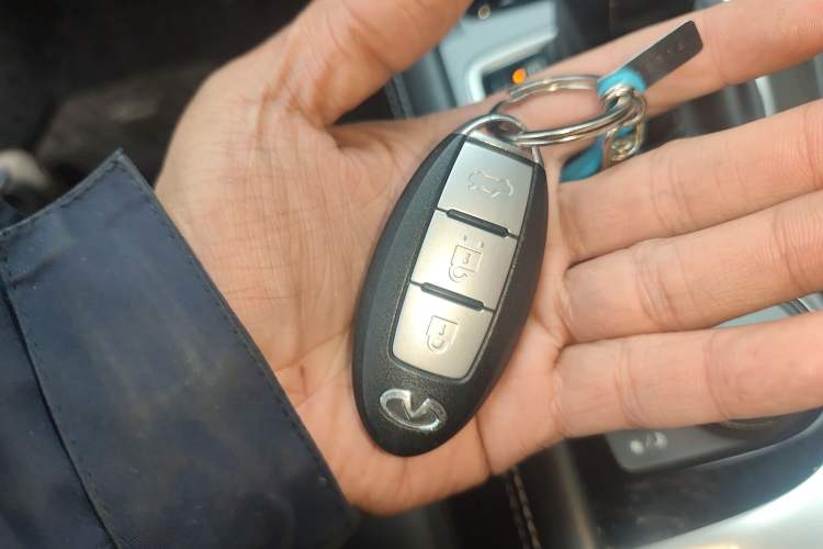 Used Infiniti Q50L 2018 2.0T Comfort Edition China VI Standard
