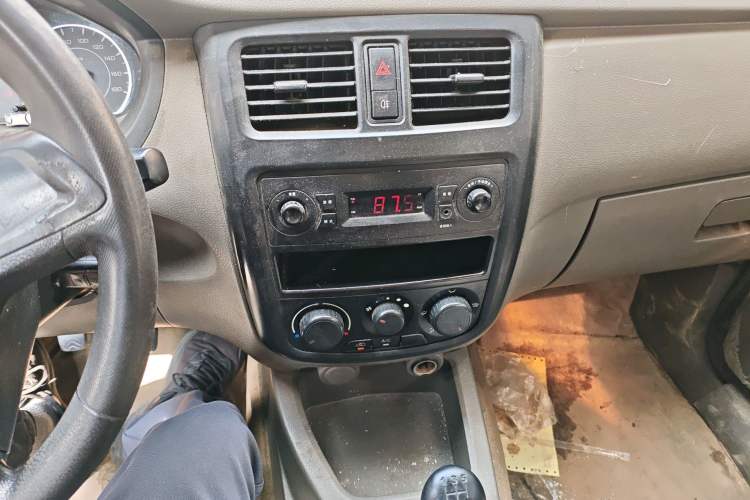 Used Wuling Rongguang V 2015 1.5L Practical Version