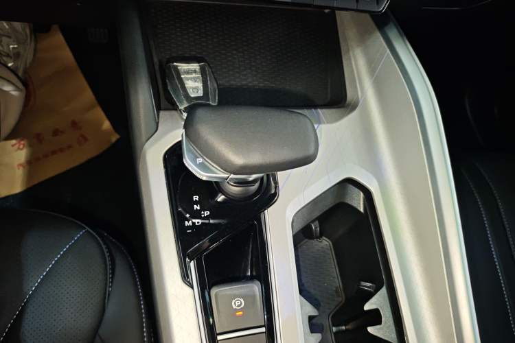 Used Geely Auto Preface 2025 Dongfang Yao 1.5TD Kunlun Edition Gear Lever