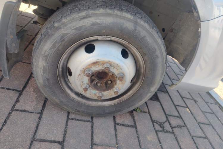 Used Foton Toano 2021 2.8T Manual Tongtu Extended-Wheelbase Ultra-High Roof 5/6/7-Seater with Rear Dual Tires F2.8 NS6B177L Right Front Wheel Hub