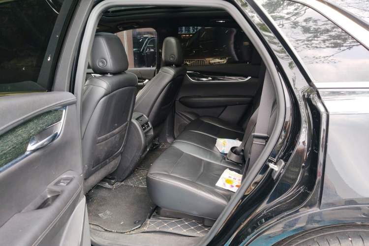 Used Cadillac XT5 2020 28T Luxury Version Left Rear Seat