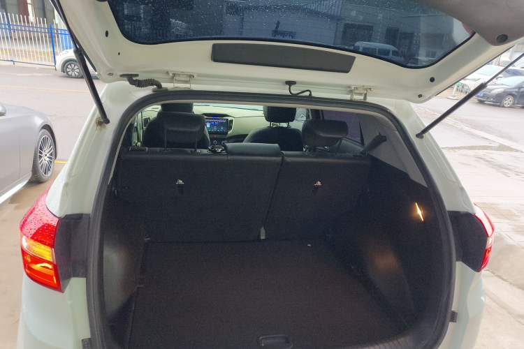 Used Hyundai ix25 2015 1.6L Automatic Two-Wheel Drive Smart GLS Trim Trunk