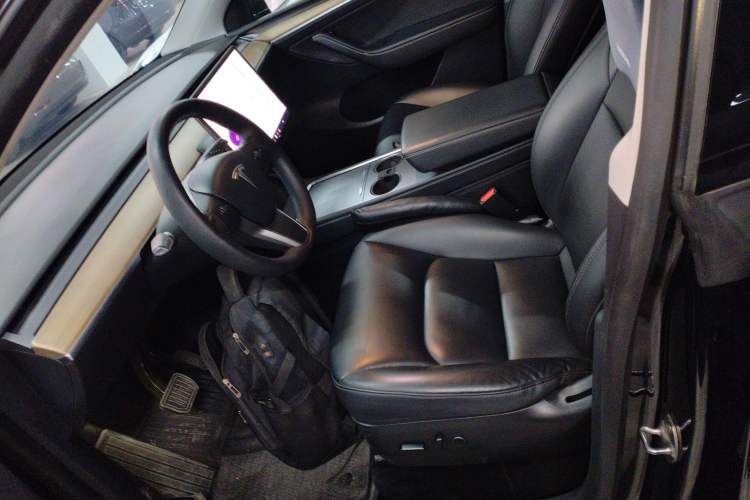 Used Tesla Model Y 2021 Long-Range All-Wheel-Drive Version 3D7
