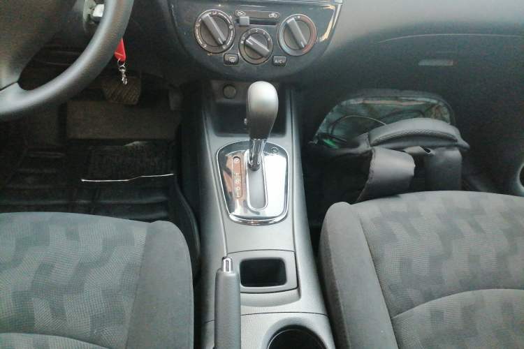 Used Nissan Tiida 2014 1.6L CVT Comfort Model