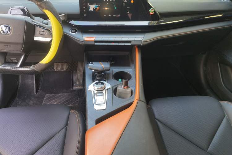 Used CHANGAN UNI-V 2022 1.5T Prestige Version
