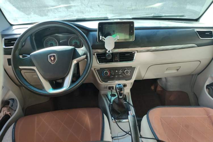 Used Jinbei New Hiace S 2021 1.5L Wealth Model Non-Air-Conditioned Version National VI Standard SWC15M Center Console