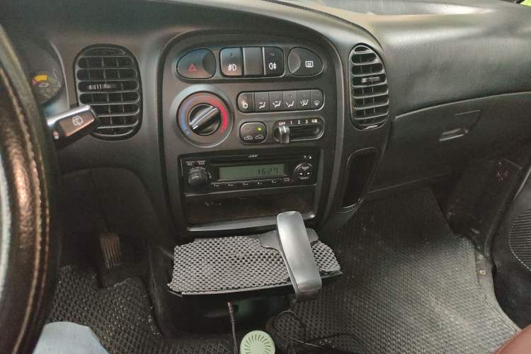 Used JAC Group Refine 2012 1.9T Shuttle Diesel Comfort Version HFC4DB1-2C