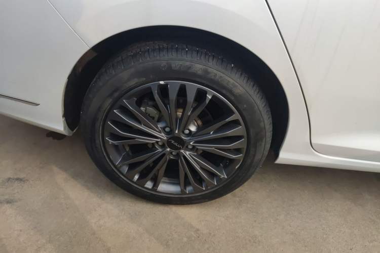 Used Dongfeng Aeolus Yixuan MAX 2023 1.5T Super-Powered Dad Edition
