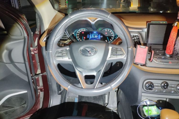 Used Soueast DX7 2015 1.5T Automatic Elite Model Steering Wheel