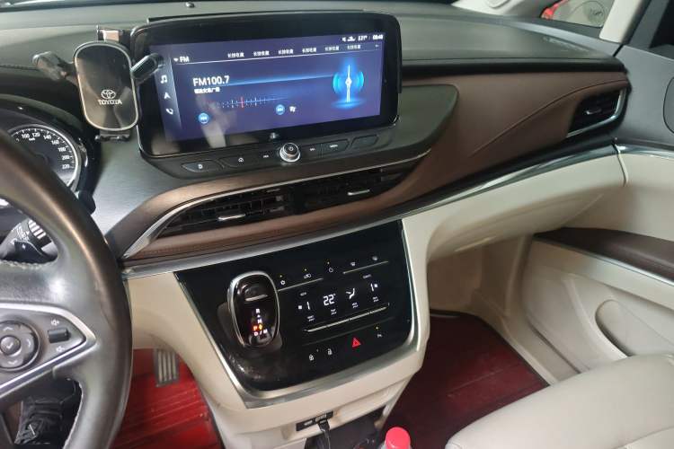 Used Buick GL8 2020 Land Business Class 652T Luxury Model
