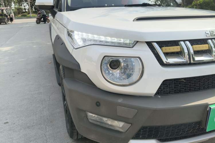 Used BAIC Off-Road BJ20 2016 1.5T CVT Luxury Model Right Front Headlight
