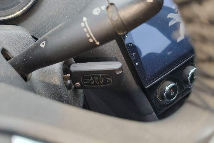 Used Peugeot 408 2013 1.6L Manual Comfort Edition
