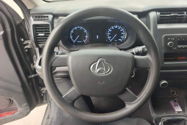 Used CHANGAN OSHAN X70A 
