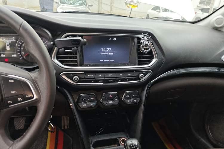 Used GAC Trumpchi GS4 2015 200T Manual Luxury Edition Audio And AC Panel