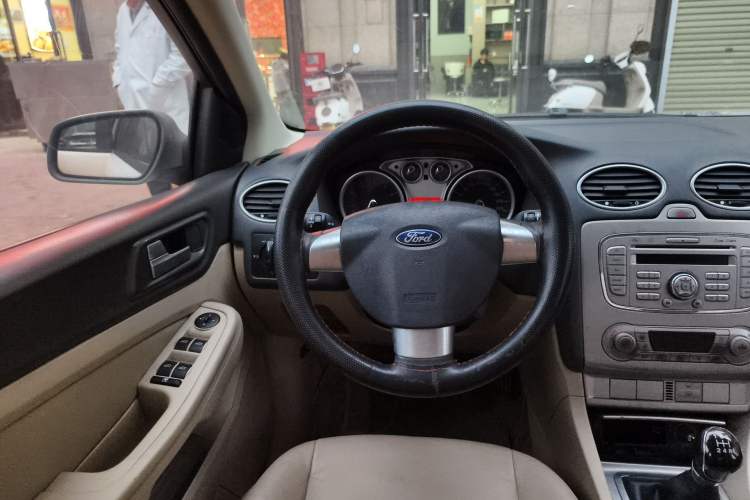 Used Ford Focus 2013 Sedan Classic 1.8L Manual Fashion Edition Steering Wheel