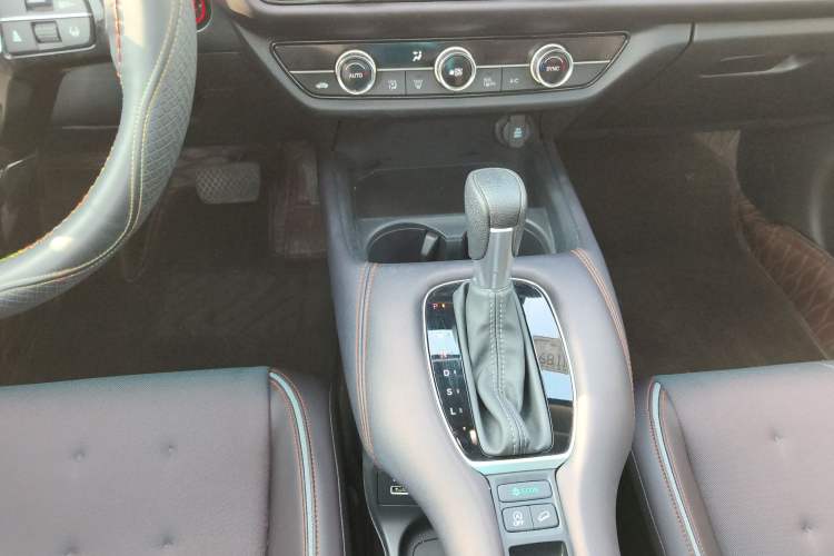 Used Honda ZR-V 2022 1.5T CVT Luxury Edition Gear Lever