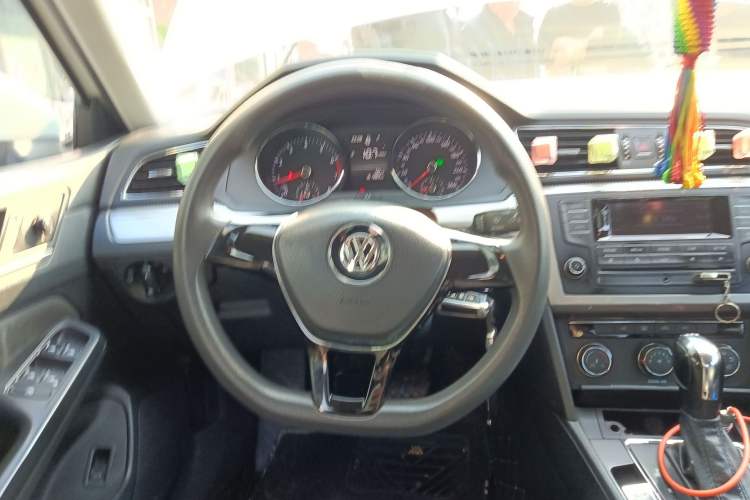 Used Volkswagen Lamando 2015 230TSI DSG Fashion Edition
