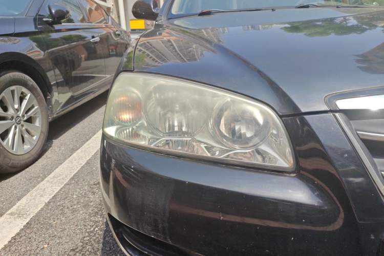 Used Hyundai Elantra 2008 1.6L Manual Deluxe Prestige Edition Right Front Headlight