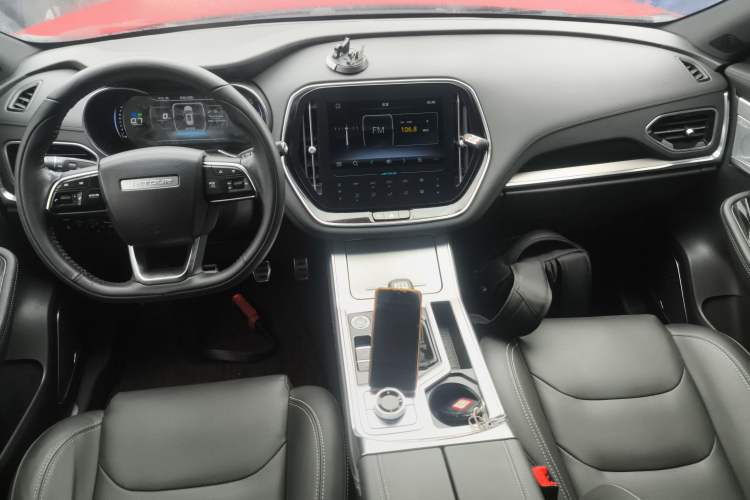 Used JETOUR X70 Coupe 2020 1.5T Manual Cool 6-Seater Center Console