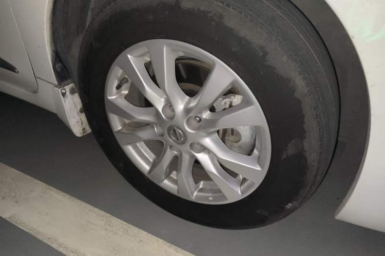 Used Nissan Teana 2013 2.0L XL Comfort Edition Right Front Wheel Hub