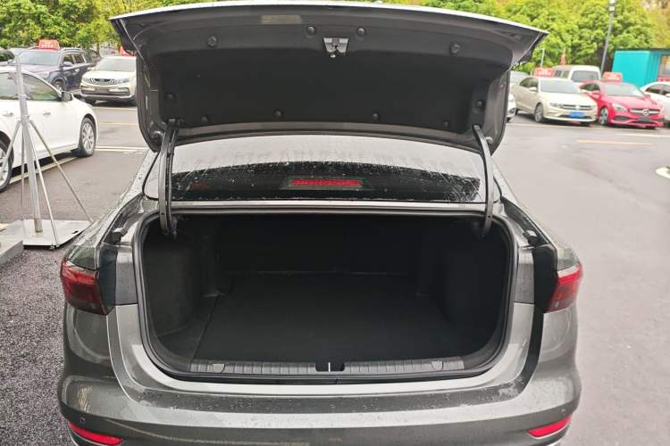 Used Geely Auto Emgrand 2025 4th Generation 1.5L CVT Luxury Version Trunk