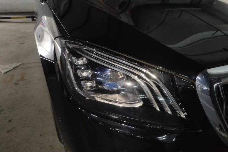 Used Mercedes-Benz Maybach S-Class 2018 S 450 4MATIC Right Front Headlight