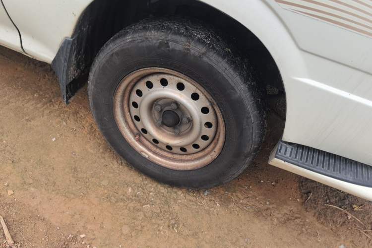 Used King Long Golden Way 2019 2.0L Business Series V20 Right Front Wheel Hub