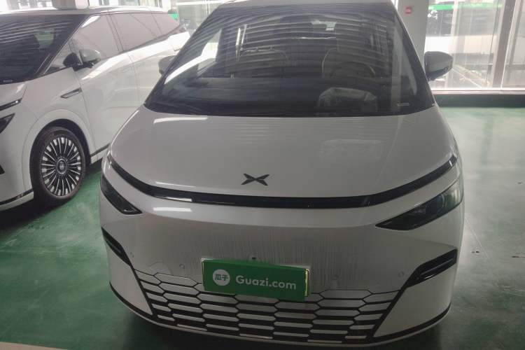 Used XPeng X9 2025 740 Ultra-Long Range Max Front