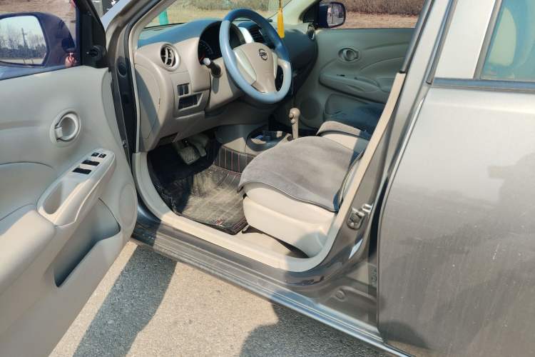 Used Nissan Sunny 2016 1.5XE CVT Leading Edition Driver Seat