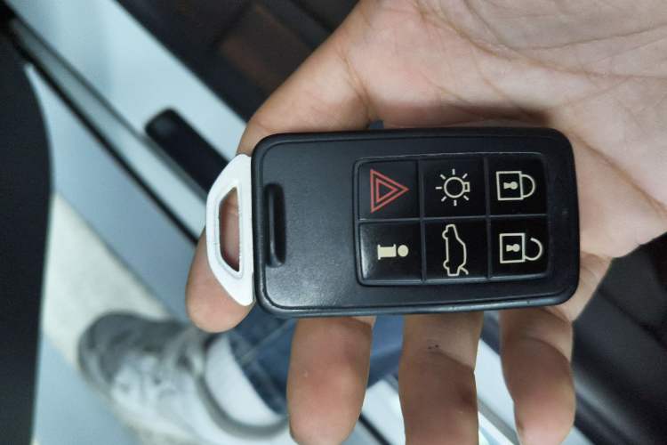 Used Volvo V60 2014 Restyled T5 Zhiya Edition