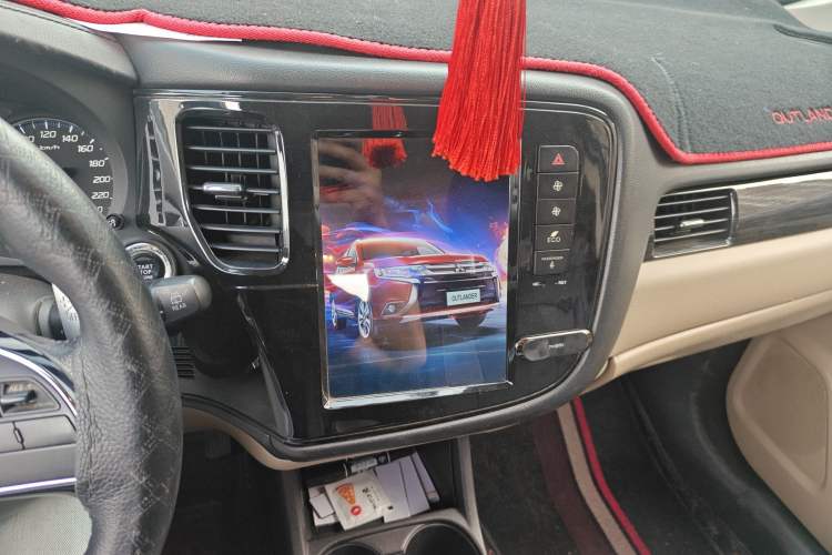 Used Mitsubishi Outlander 2016 2.4L 4x4 Elite Edition 5 Seats Audio And AC Panel