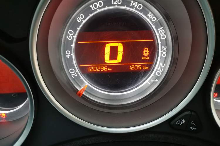 Used Citroen C4L 2014 1.8L Intelligent Drive Manual Version – Dynamic Edition
