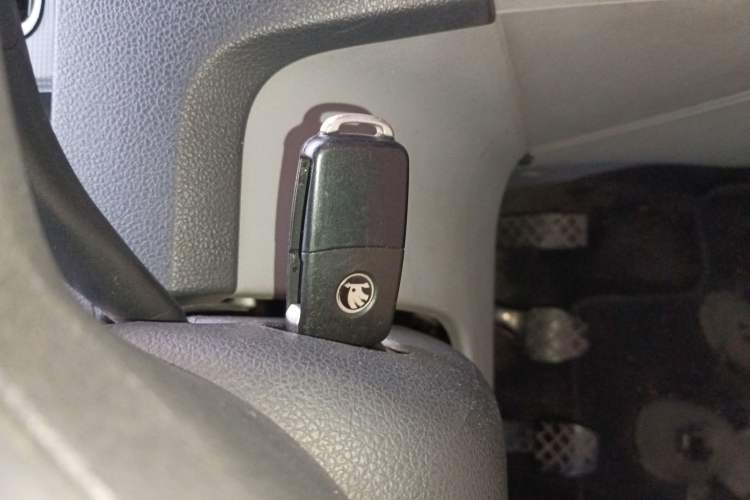 Used Skoda Rapid 2015 1.6L Manual Le Xuan Model