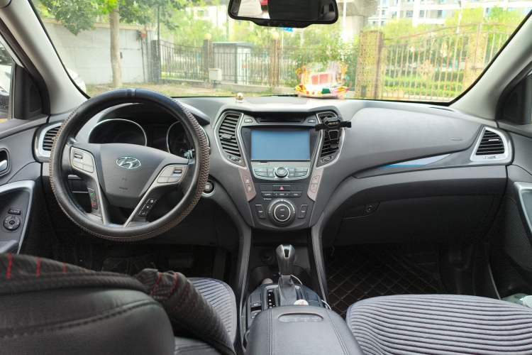 Used Hyundai Santa Fe 2015 2.0T Automatic All-Wheel Drive Smart Version 5 Seats
