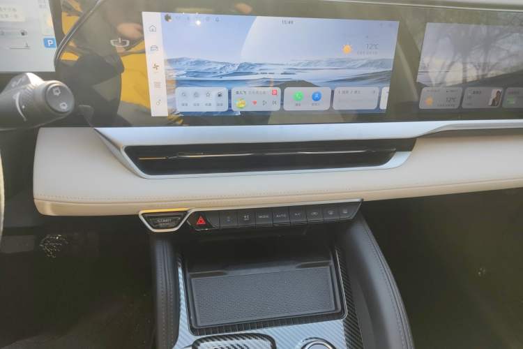 Used Geely Auto Monjaro L 2023 2.0TD High-Power Automatic Two-Wheel Drive Flagship Version Audio And AC Panel