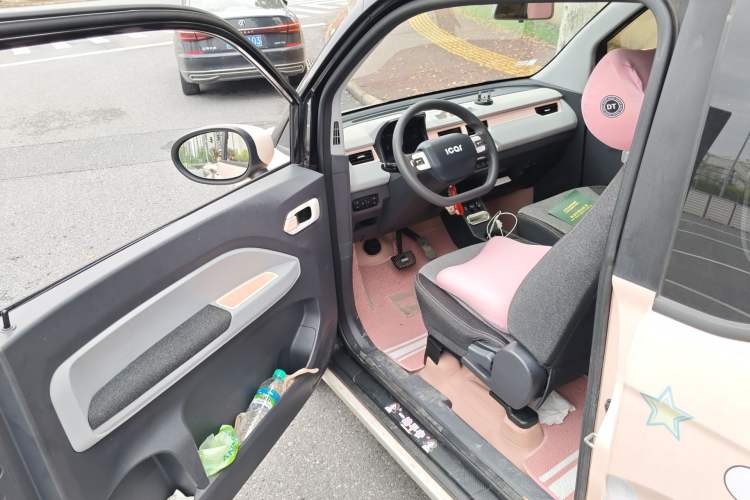 Used Chery QQ Ice Cream 2022 170km Sundae Phosphate Lithium-Ion Driver Seat