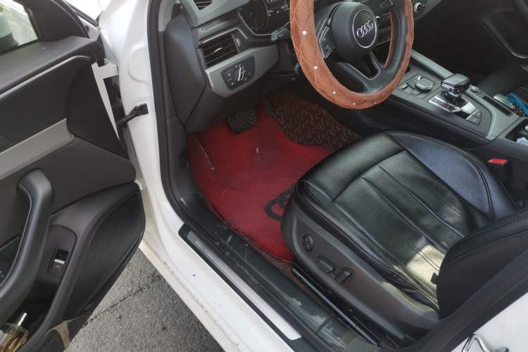 Used Audi A4L 2017 Plus 40 TFSI Ambition Model
