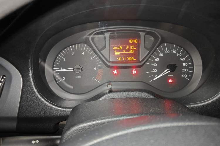 Used Citroen Elysee 2015 Zhishang Edition 1.6L Manual Fashion Model
