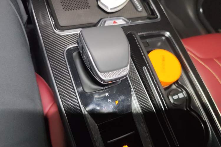 Used Hongqi HS5 2026 Model 2.0T Four-Wheel Drive Xuan Ying Edition
