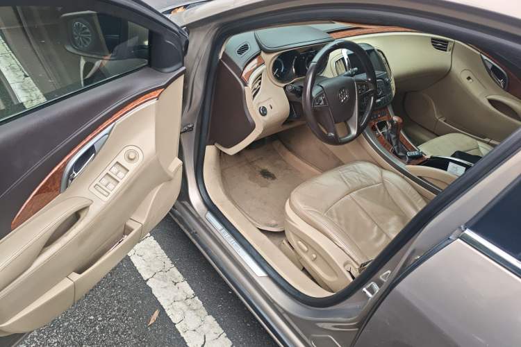 Used Buick LaCrosse 2011 2.4L SIDI Haoya Edition Driver Seat