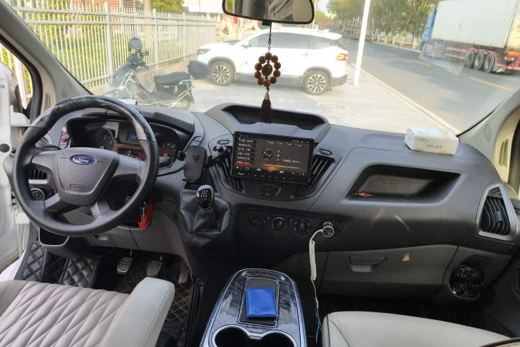 Used Ford Transit 2019 2.0T Diesel Multi-Purpose Commercial Vehicle Mid-Drive Mid-Roof 6-Seater China VI Standard