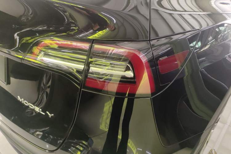 Used Tesla Model Y 2021 Standard Range Rear-Wheel Drive Version