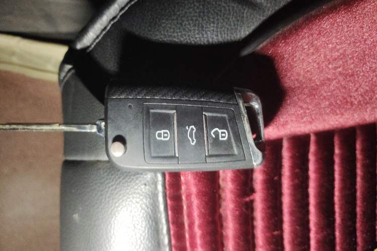 Used Volkswagen Polo 2014 1.4L Manual Fashion Edition
