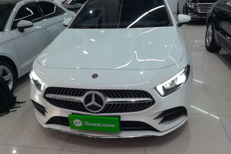 Used Mercedes-Benz A-Class 2022 Second Facelift A 200 L Sport Sedan Fashion Version
