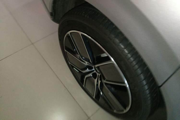 Used XPeng G9 2022 702 Pro Right Rear Wheel Hub