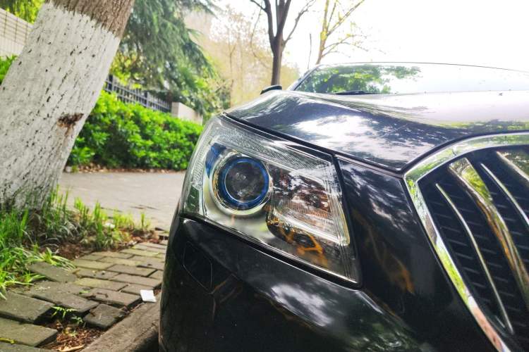 Used Buick LaCrosse 2013 2.4L SIDI Elite Comfort Version Right Front Headlight