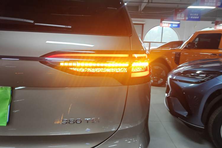 Used Volkswagen Viloran 2022 380TSI Prestige Edition